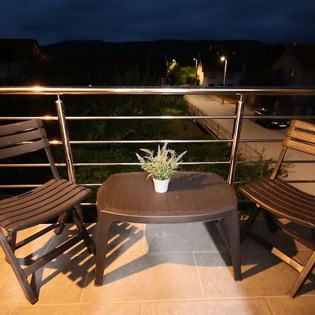 Apartman F&F Otočac Zewnętrze zdjęcie