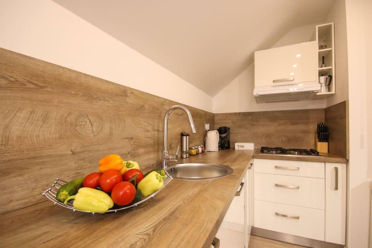 Apartman F&F Otočac Zewnętrze zdjęcie