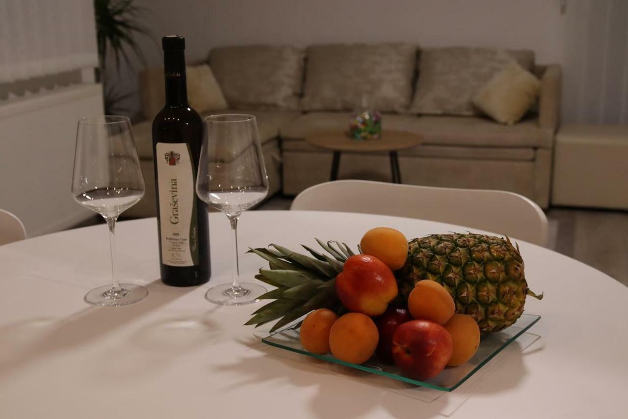 Apartman F&F Otočac Zewnętrze zdjęcie