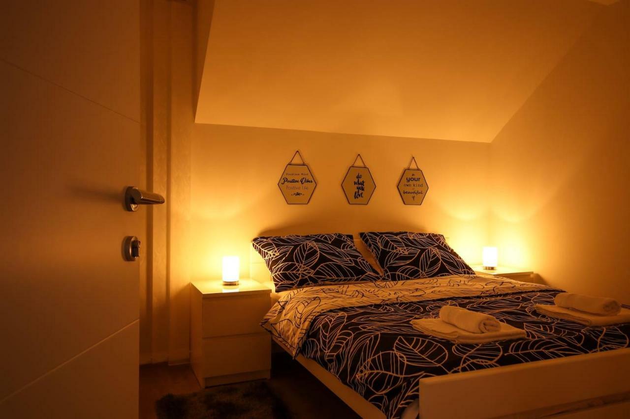 Apartman F&F Otočac Zewnętrze zdjęcie