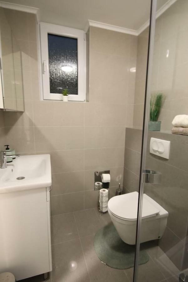 Apartman F&F Otočac Zewnętrze zdjęcie